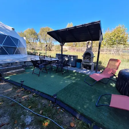 Popasul Dacilor River Side Rîşnov